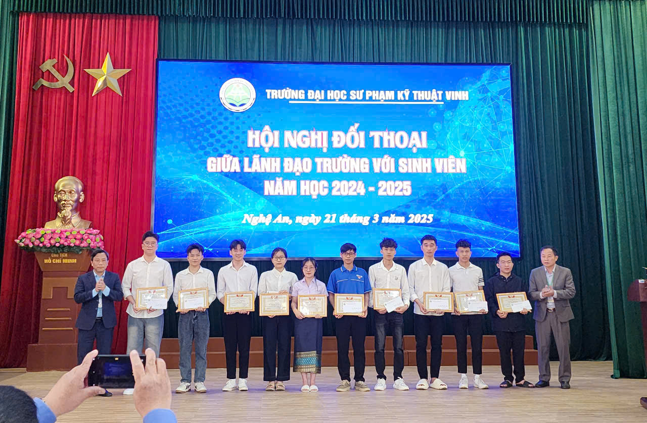 HỘI NGHỊ ĐỐI THOẠI GIỮA LÃNH ĐẠO NHÀ TRƯỜNG VỚI SINH VIÊN NĂM 2025